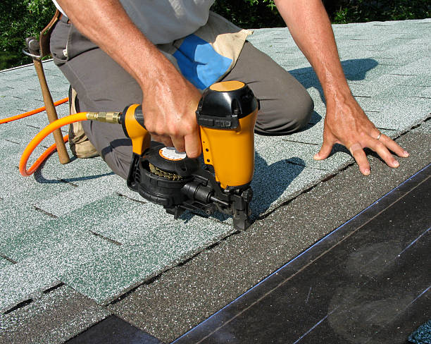 Best Roof Gutter Cleaning  in Fairfield, CA
